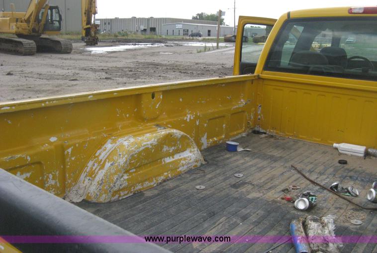 image for item H5411 2006 GMC Sierra 1500 Ext. Cab pickup truck