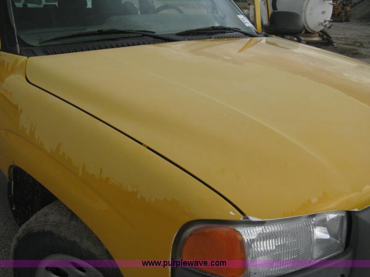 image for item H5411 2006 GMC Sierra 1500 Ext. Cab pickup truck