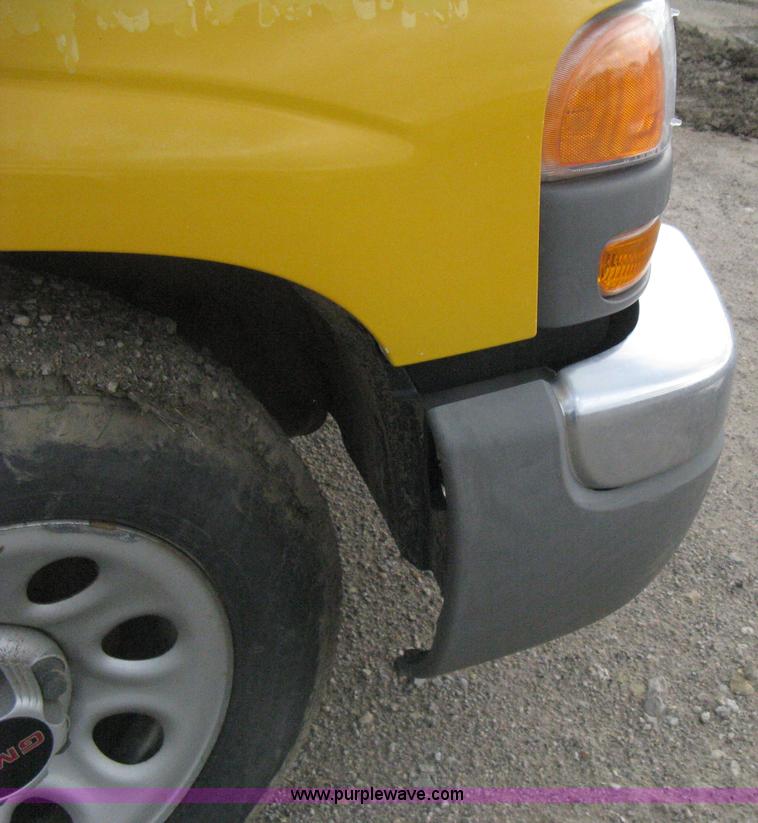 image for item H5411 2006 GMC Sierra 1500 Ext. Cab pickup truck