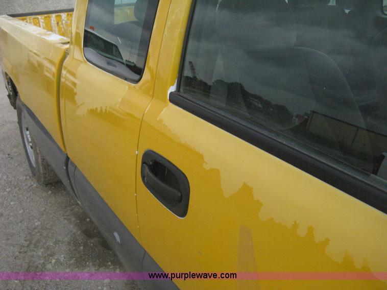 image for item H5411 2006 GMC Sierra 1500 Ext. Cab pickup truck