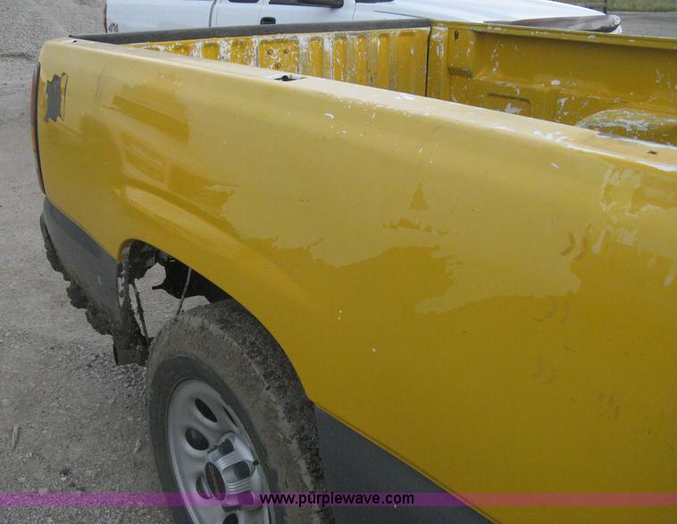 image for item H5411 2006 GMC Sierra 1500 Ext. Cab pickup truck