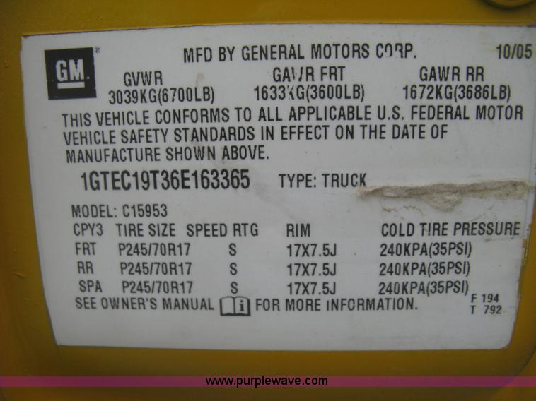 image for item H5411 2006 GMC Sierra 1500 Ext. Cab pickup truck