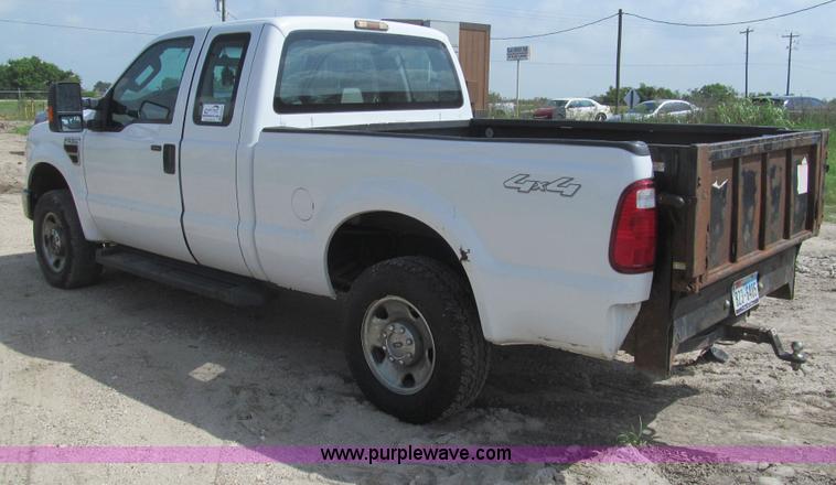 image for item H8942 2008 Ford F250 Super Duty XLT SuperCab pickup truck