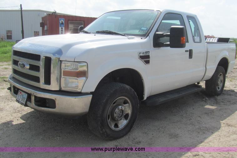 image for item H8942 2008 Ford F250 Super Duty XLT SuperCab pickup truck