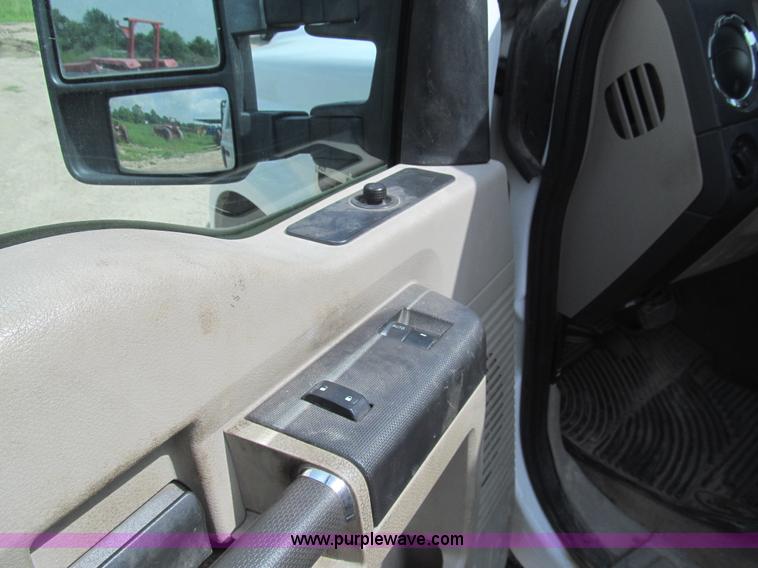 image for item H8942 2008 Ford F250 Super Duty XLT SuperCab pickup truck