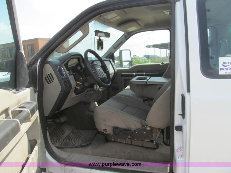 image for item H8942 2008 Ford F250 Super Duty XLT SuperCab pickup truck