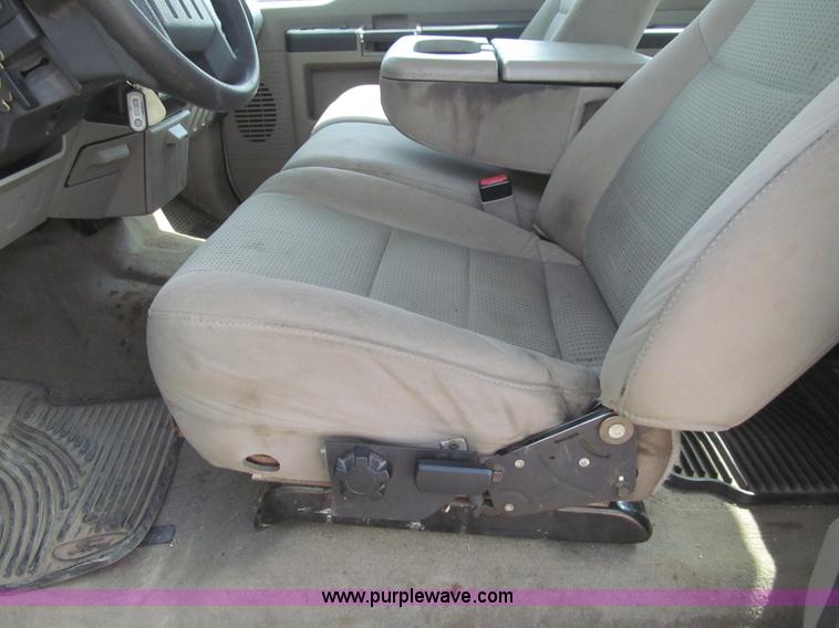 image for item H8942 2008 Ford F250 Super Duty XLT SuperCab pickup truck