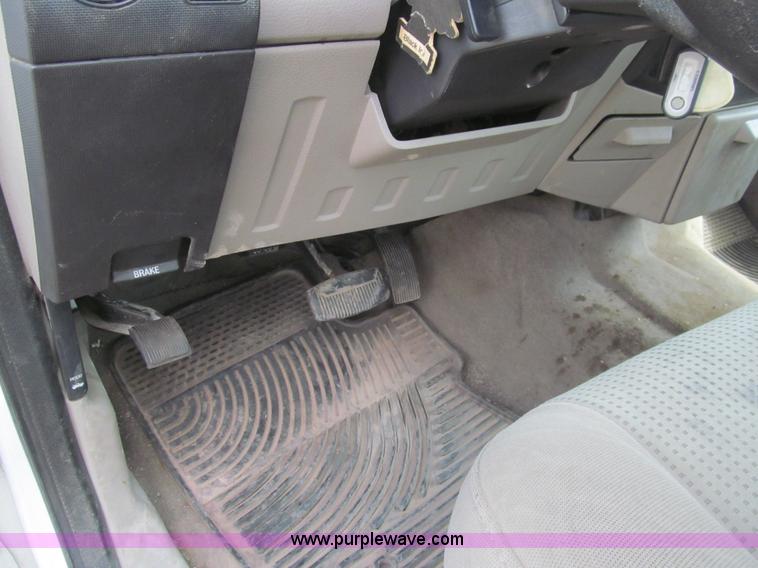 image for item H8942 2008 Ford F250 Super Duty XLT SuperCab pickup truck