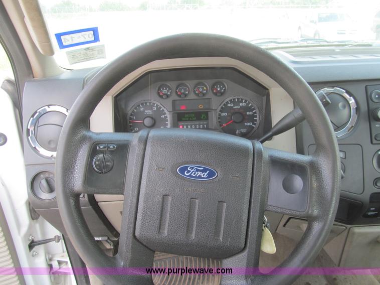 image for item H8942 2008 Ford F250 Super Duty XLT SuperCab pickup truck
