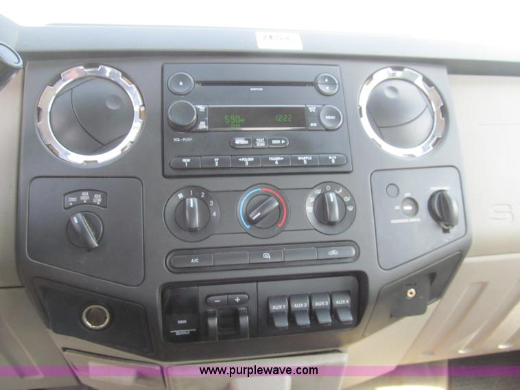 image for item H8942 2008 Ford F250 Super Duty XLT SuperCab pickup truck