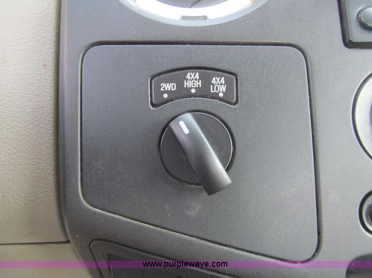 image for item H8942 2008 Ford F250 Super Duty XLT SuperCab pickup truck