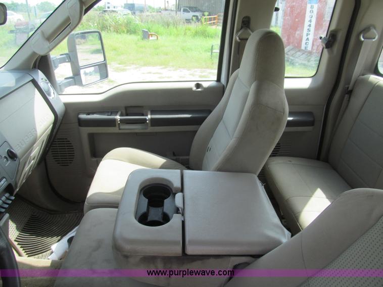 image for item H8942 2008 Ford F250 Super Duty XLT SuperCab pickup truck