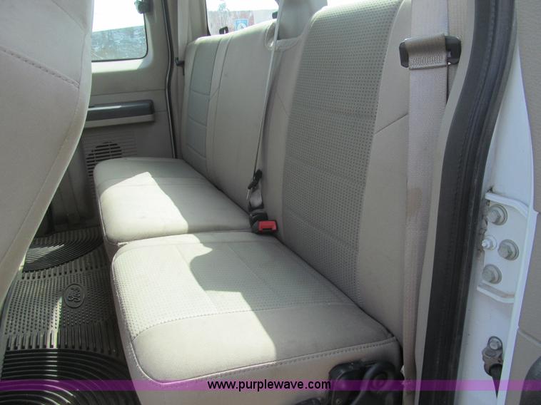 image for item H8942 2008 Ford F250 Super Duty XLT SuperCab pickup truck