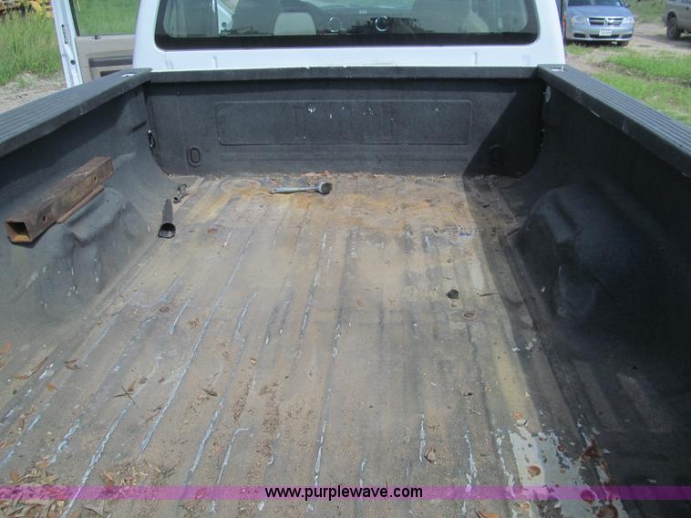 image for item H8942 2008 Ford F250 Super Duty XLT SuperCab pickup truck