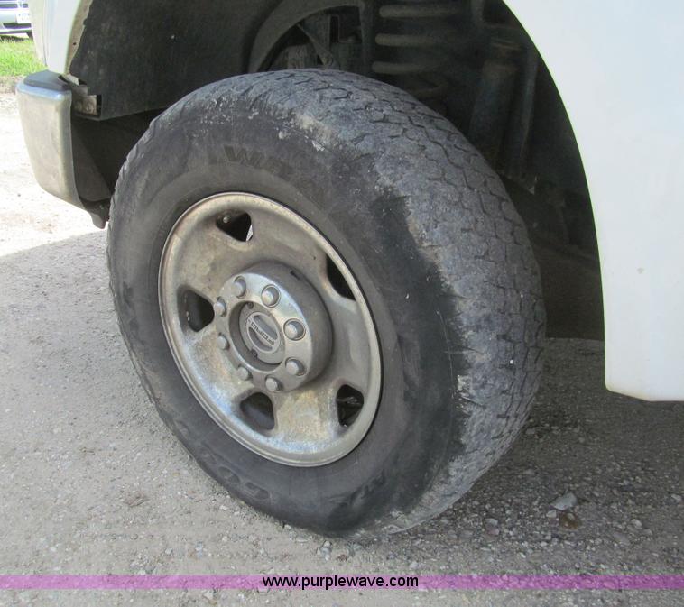 image for item H8942 2008 Ford F250 Super Duty XLT SuperCab pickup truck