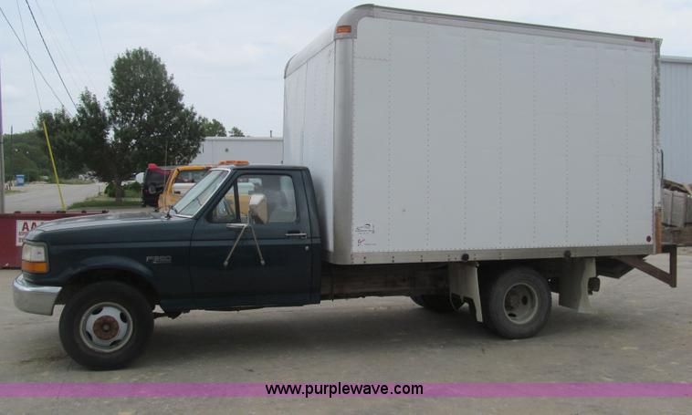 image for item H8967 1997 Ford F350 XL box truck