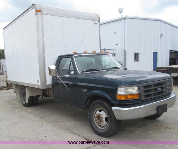 image for item H8967 1997 Ford F350 XL box truck