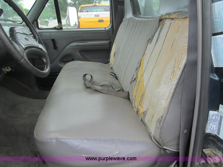 image for item H8967 1997 Ford F350 XL box truck