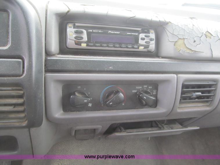 image for item H8967 1997 Ford F350 XL box truck