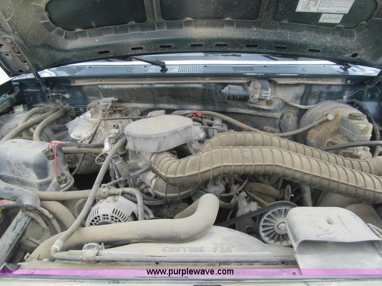 image for item H8967 1997 Ford F350 XL box truck