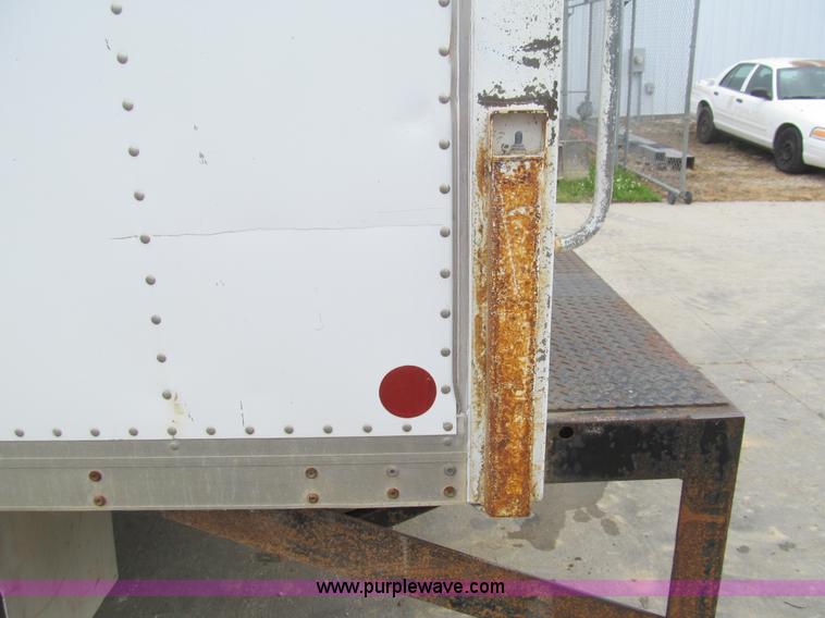 image for item H8967 1997 Ford F350 XL box truck