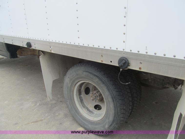 image for item H8967 1997 Ford F350 XL box truck