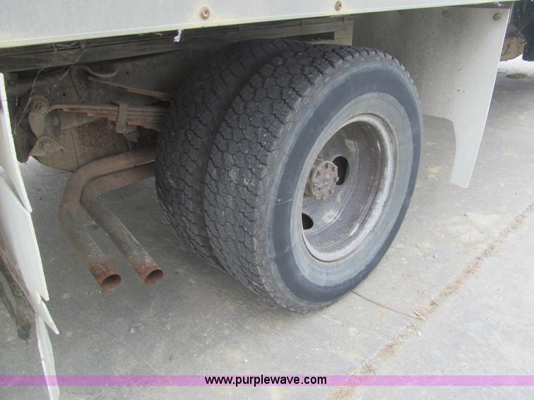 image for item H8967 1997 Ford F350 XL box truck