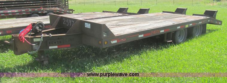 image for item H8975 2001 Interstate 24DTA equipment trailer