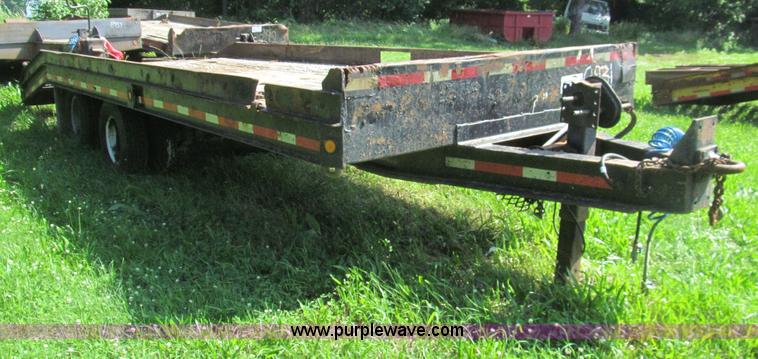 image for item H8976 1991 Contrail D24 equipment trailer