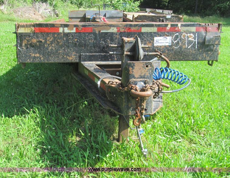 image for item H8976 1991 Contrail D24 equipment trailer