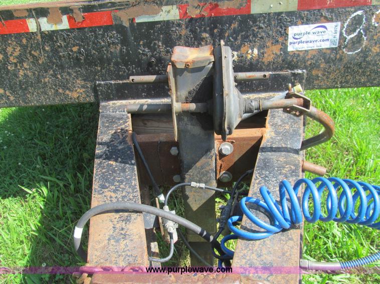 image for item H8976 1991 Contrail D24 equipment trailer