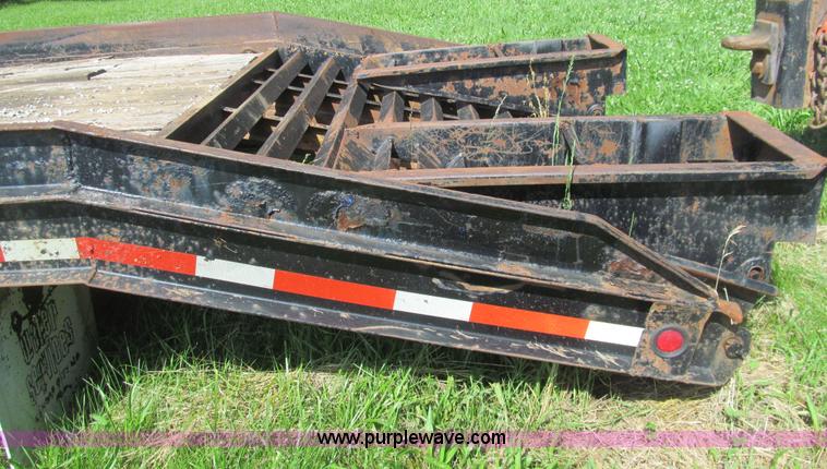 image for item H8976 1991 Contrail D24 equipment trailer