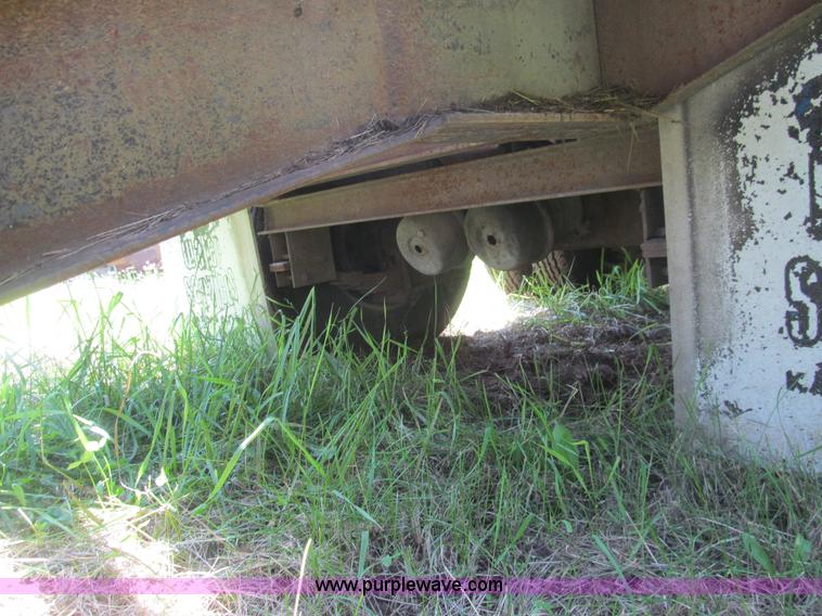 image for item H8976 1991 Contrail D24 equipment trailer