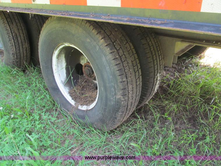 image for item H8976 1991 Contrail D24 equipment trailer