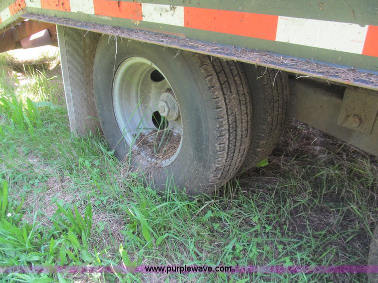 image for item H8976 1991 Contrail D24 equipment trailer