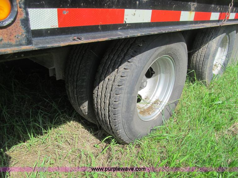 image for item H8976 1991 Contrail D24 equipment trailer