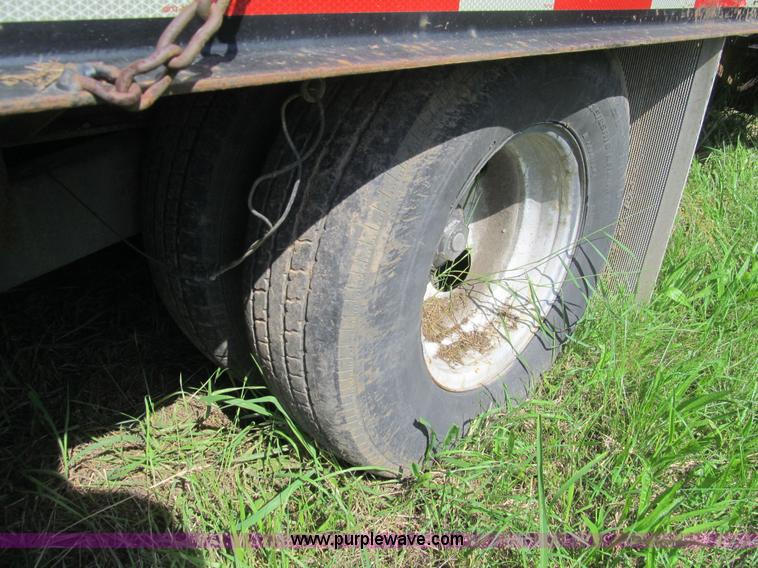 image for item H8976 1991 Contrail D24 equipment trailer