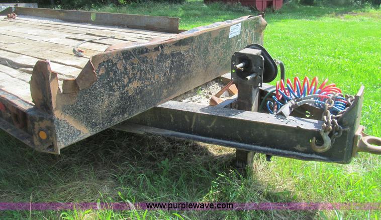 image for item H8977 1990 Contrail D24 equipment trailer