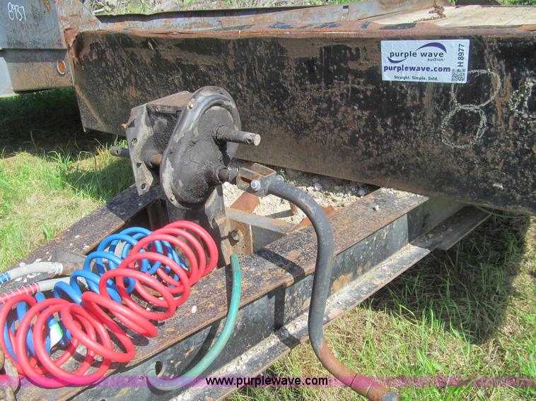 image for item H8977 1990 Contrail D24 equipment trailer