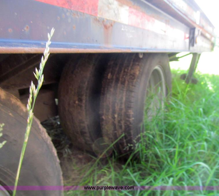 image for item H8977 1990 Contrail D24 equipment trailer