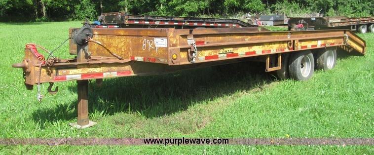 image for item H8978 1990 Contrail D24 equipment trailer