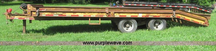 image for item H8978 1990 Contrail D24 equipment trailer