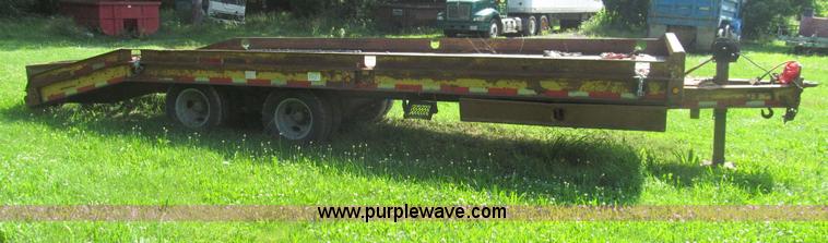 image for item H8978 1990 Contrail D24 equipment trailer