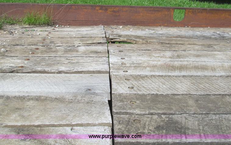 image for item H8978 1990 Contrail D24 equipment trailer