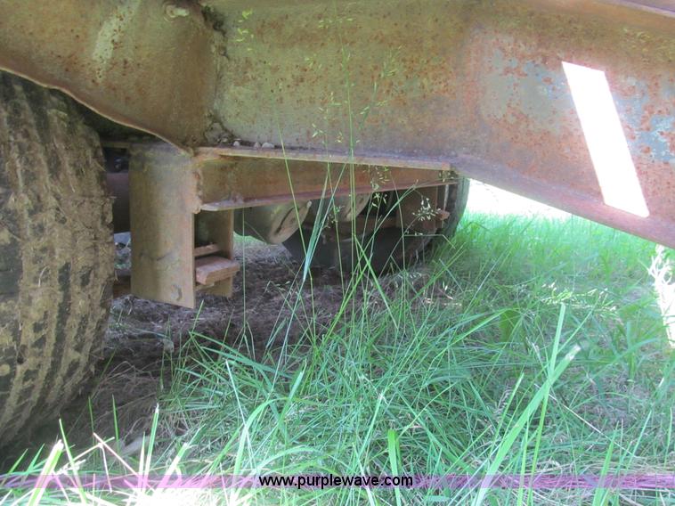 image for item H8978 1990 Contrail D24 equipment trailer