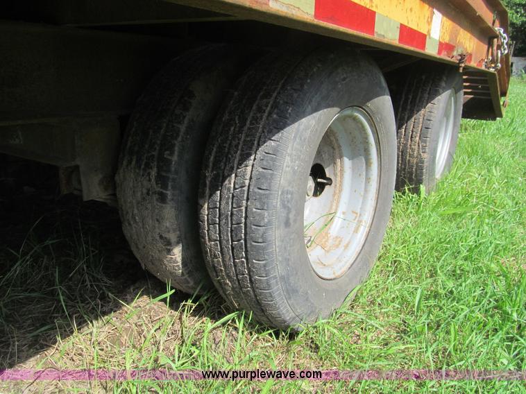 image for item H8978 1990 Contrail D24 equipment trailer