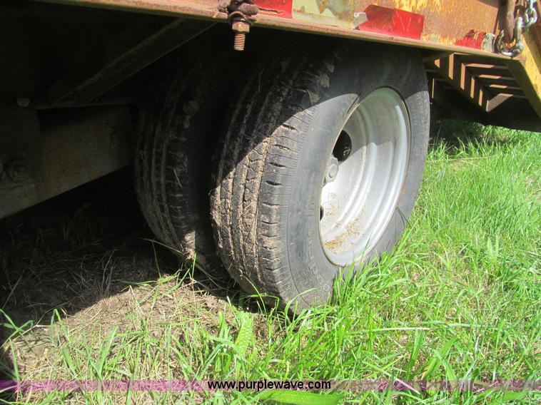 image for item H8978 1990 Contrail D24 equipment trailer