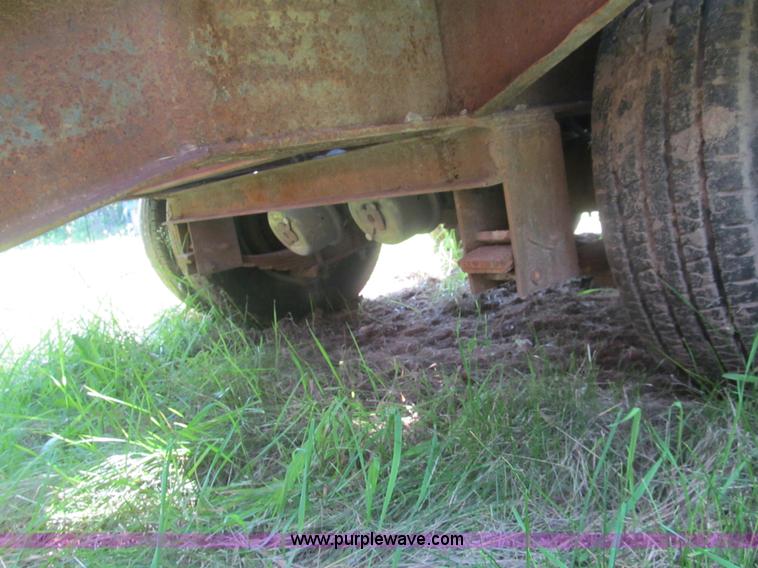 image for item H8978 1990 Contrail D24 equipment trailer