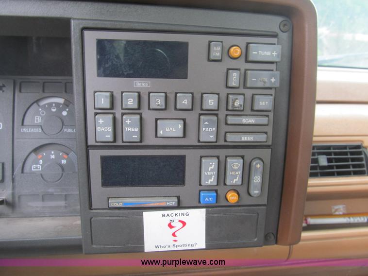 image for item H8979 1990 GMC Sierra 1500 pickup truck