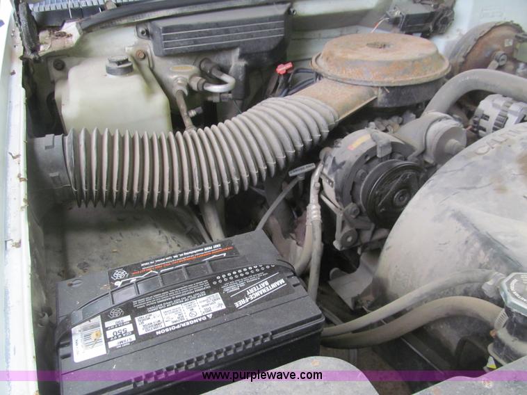 image for item H8979 1990 GMC Sierra 1500 pickup truck